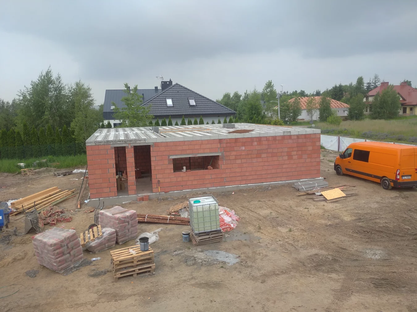 Murowanie ścian nośnych parteru