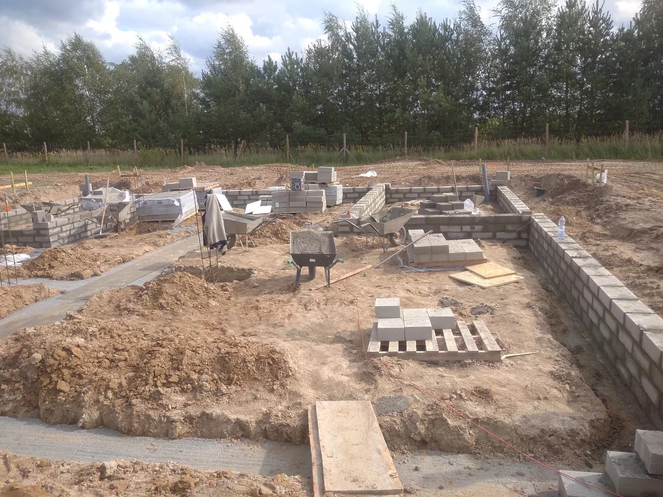 Murowanie ścian fundamentowych