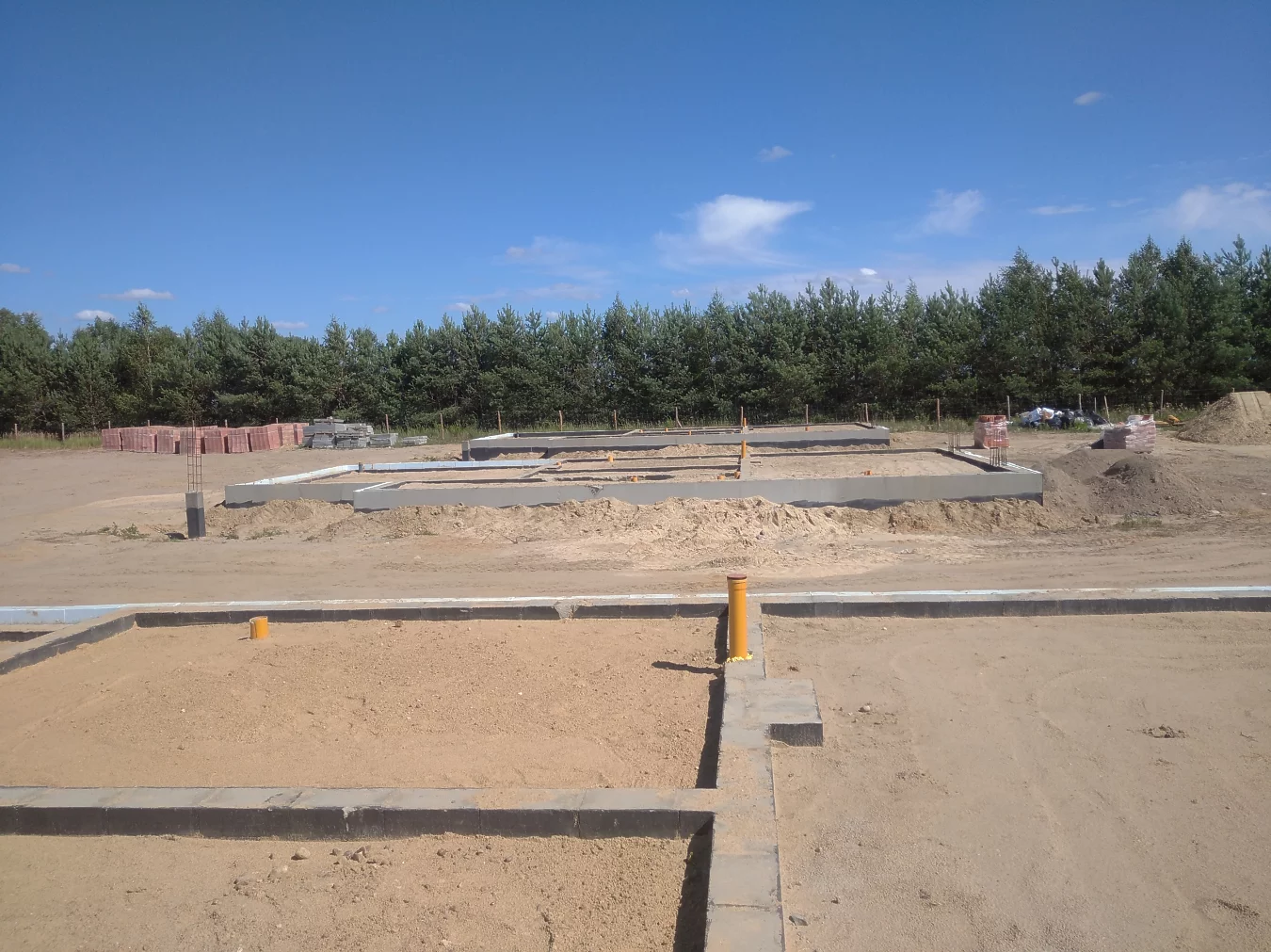 Zasypanie fundamentów i zagęszczenie